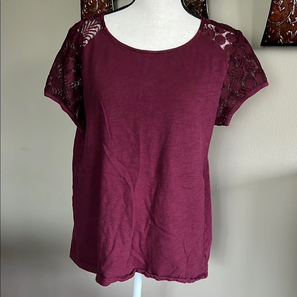 GAP Women's Lace Sleeve Top